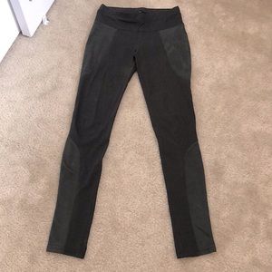 Army green leggings with suede patches. Sz S by Fora. Mint condition